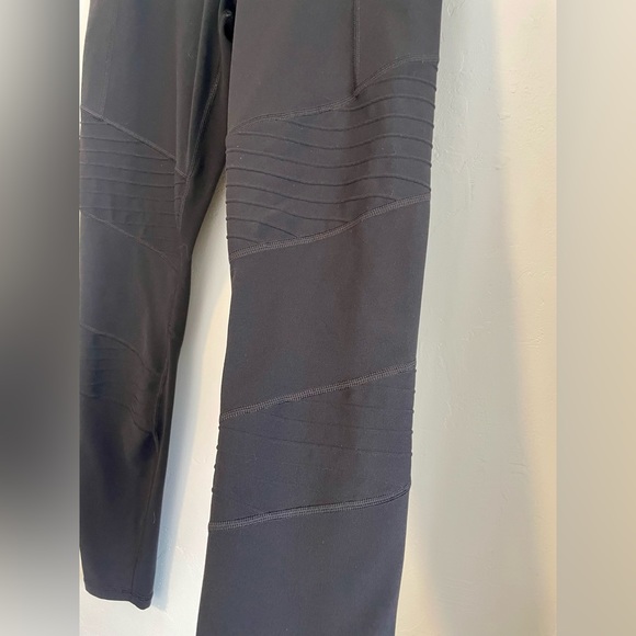 Athleta Black Stash Pocket Moto Tights Leggings - Small - Picture 1 of 4